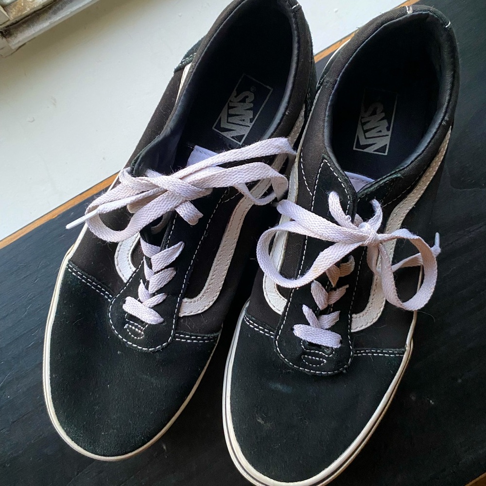 Black Women’a Vans 7